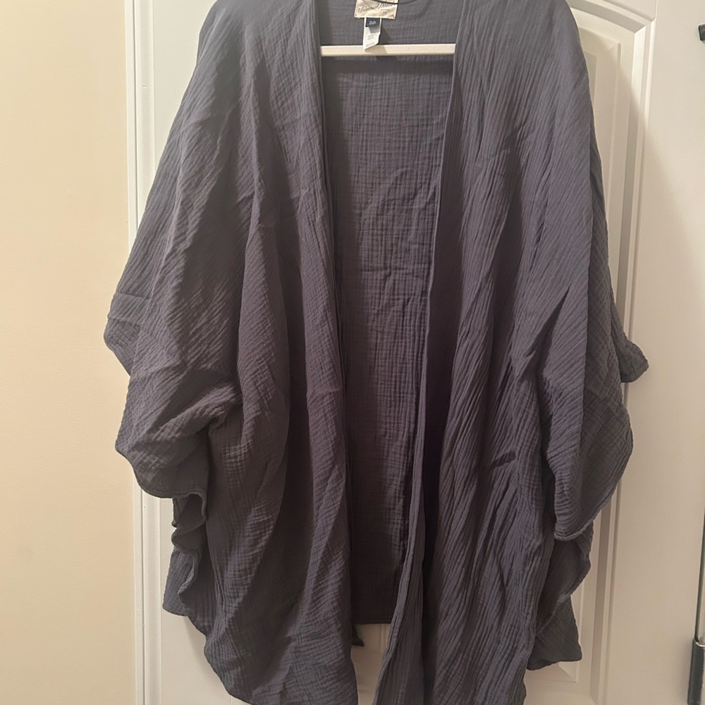 Universal Thread Charcoal Purple kimono